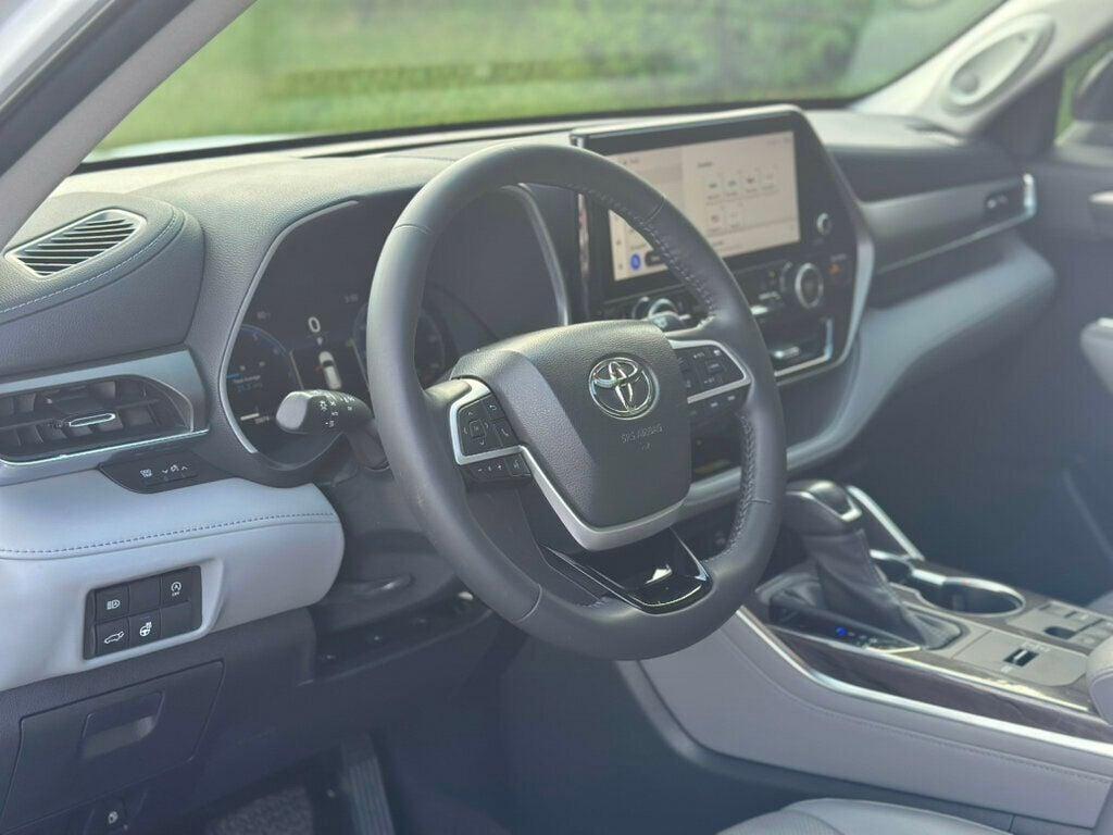 used 2023 Toyota Highlander car, priced at $38,980