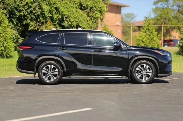 used 2021 Toyota Highlander car, priced at $25,980