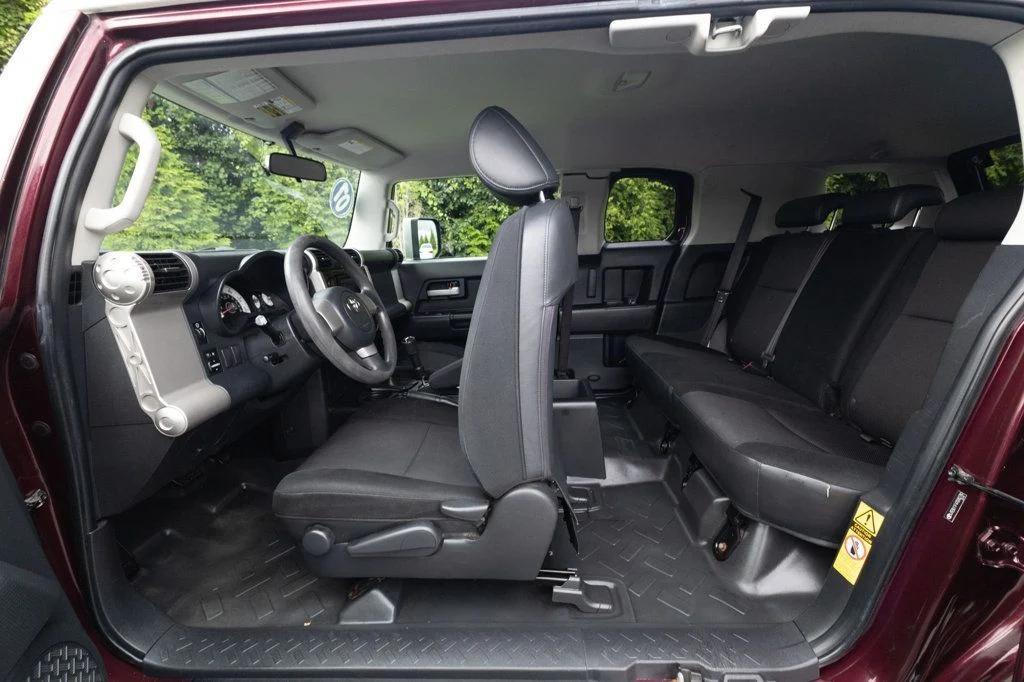 used 2007 Toyota FJ Cruiser car, priced at $14,980