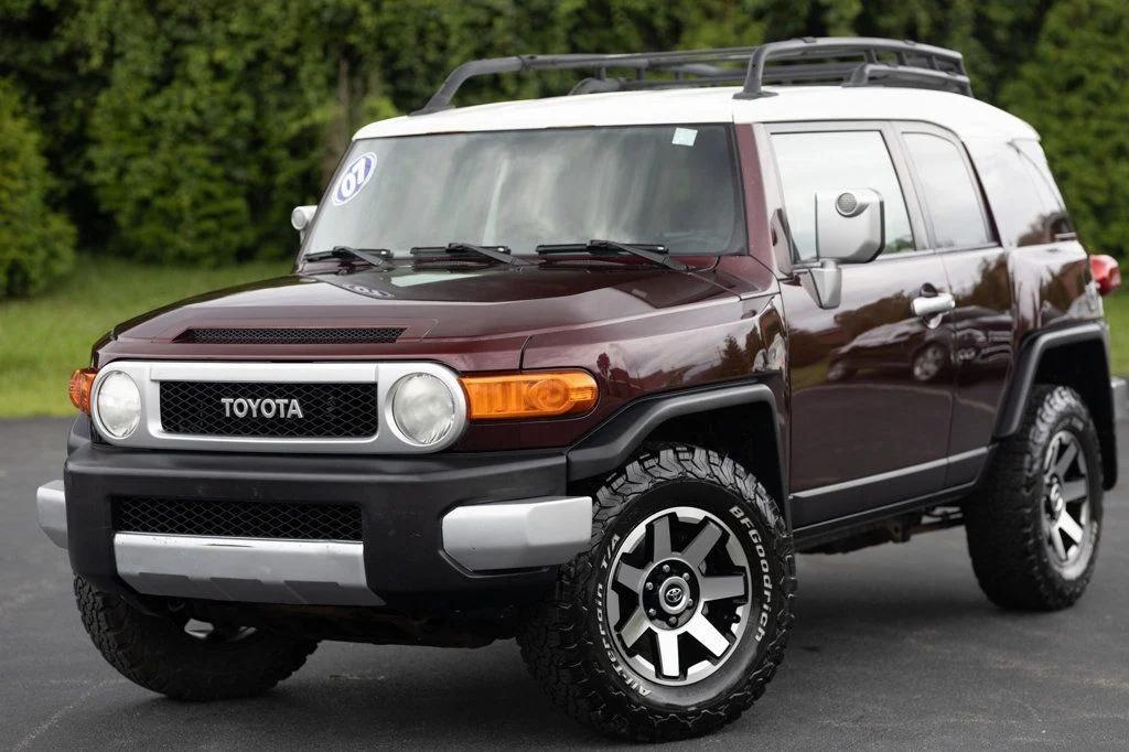 used 2007 Toyota FJ Cruiser car, priced at $14,980