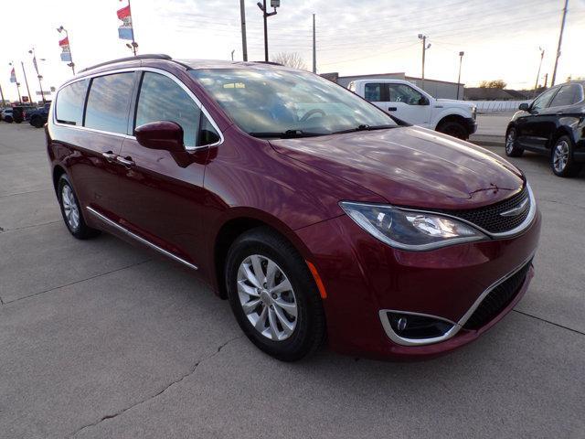 used 2017 Chrysler Pacifica car, priced at $13,995