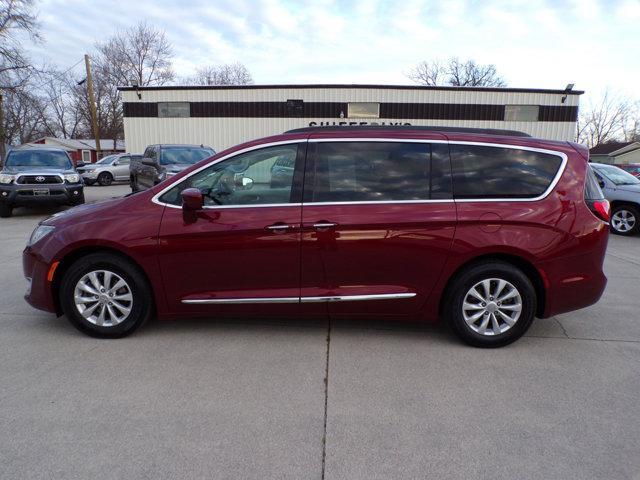 used 2017 Chrysler Pacifica car, priced at $13,995