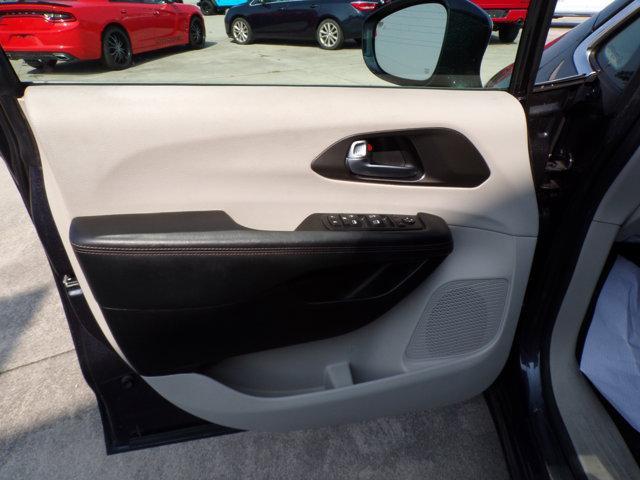 used 2020 Chrysler Pacifica car, priced at $15,995