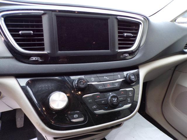 used 2020 Chrysler Pacifica car, priced at $15,995