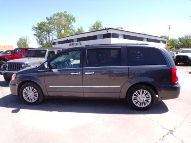 used 2015 Chrysler Town & Country car, priced at $12,995