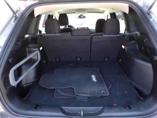 used 2015 Jeep Cherokee car, priced at $10,995