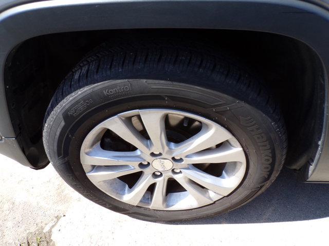used 2015 Jeep Cherokee car, priced at $10,995