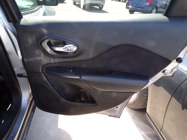 used 2015 Jeep Cherokee car, priced at $10,995