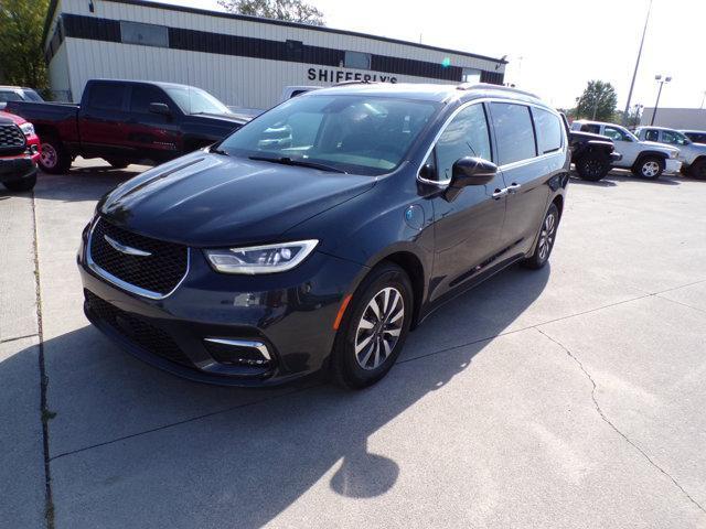 used 2021 Chrysler Pacifica Hybrid car, priced at $25,995