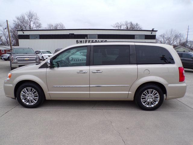 used 2015 Chrysler Town & Country car, priced at $12,995