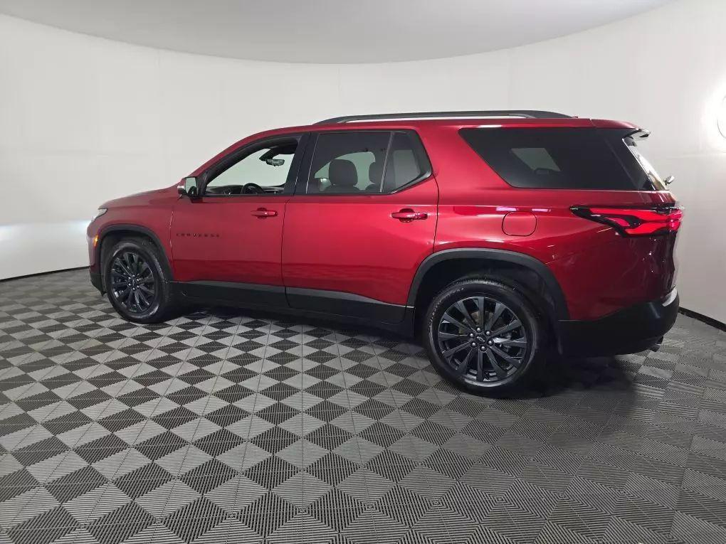 used 2023 Chevrolet Traverse car, priced at $38,877