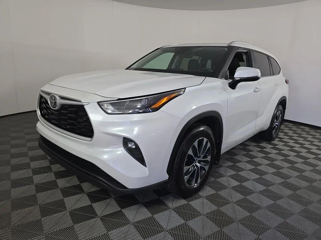 used 2024 Toyota Highlander car, priced at $43,977