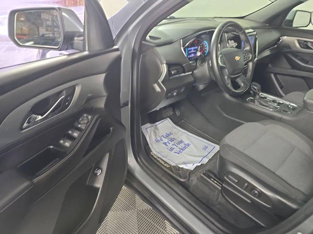 used 2023 Chevrolet Traverse car, priced at $28,977