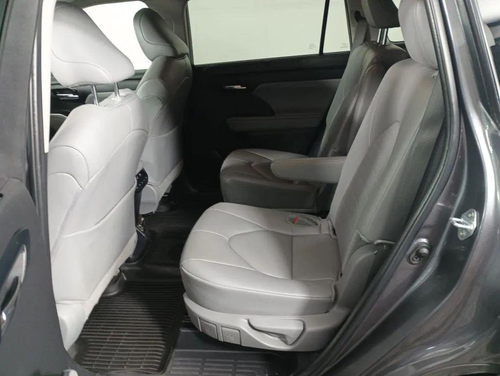 used 2024 Toyota Highlander car, priced at $39,977