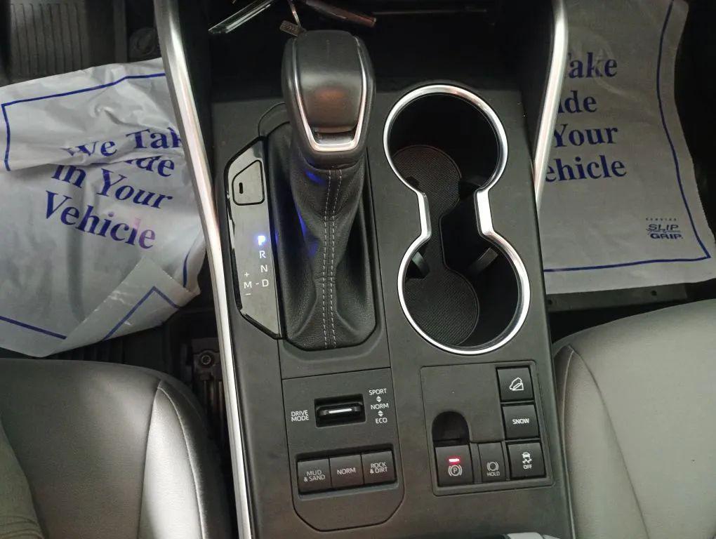 used 2024 Toyota Highlander car, priced at $39,977