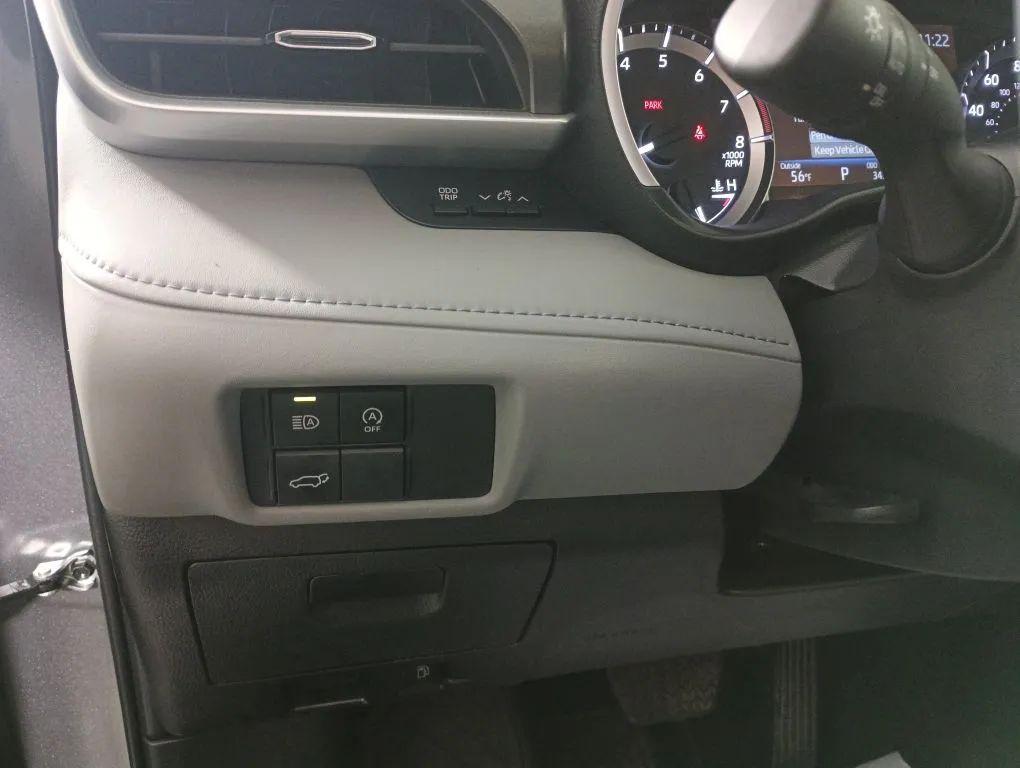 used 2024 Toyota Highlander car, priced at $39,977