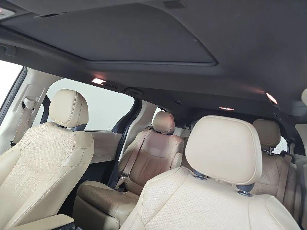 used 2023 Toyota Sienna car, priced at $48,977