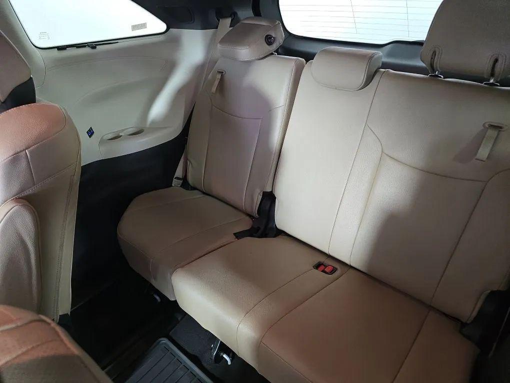 used 2023 Toyota Sienna car, priced at $48,977