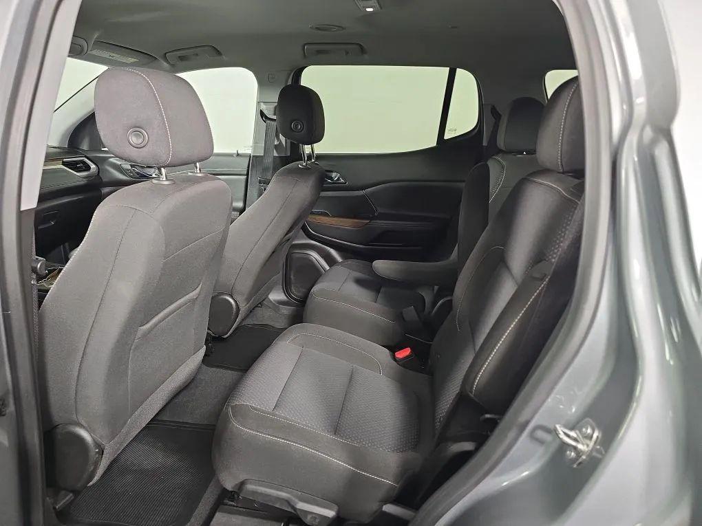 used 2023 GMC Acadia car, priced at $28,977