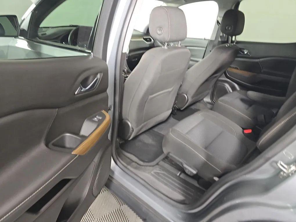 used 2023 GMC Acadia car, priced at $28,977