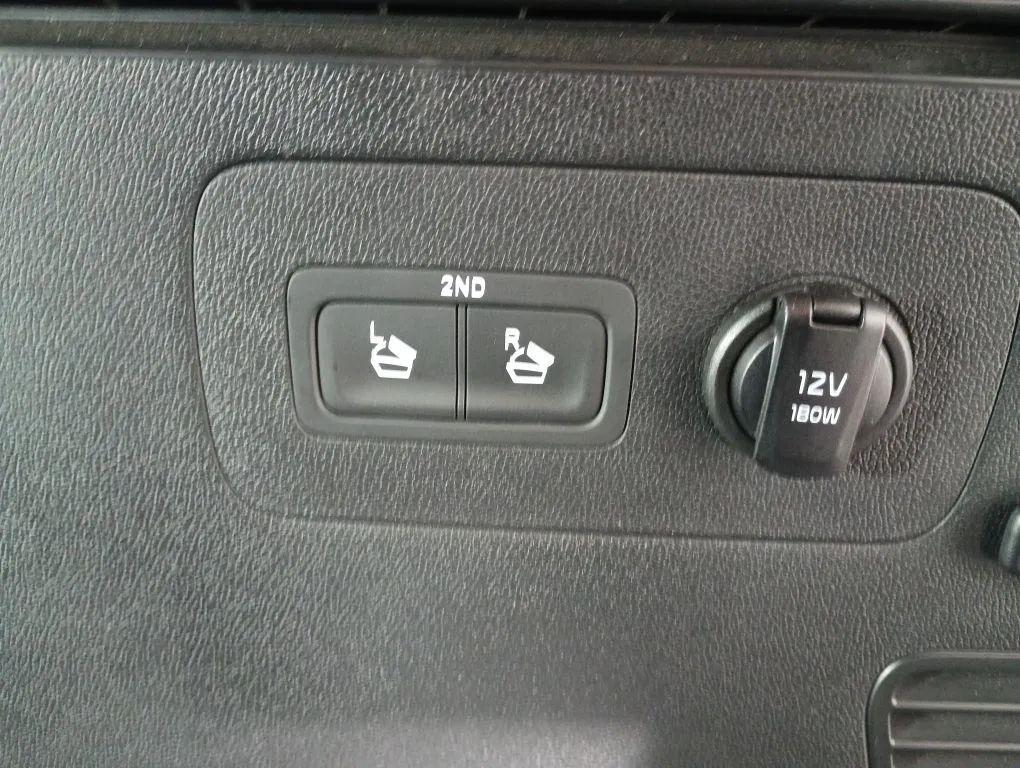 used 2024 Kia Sorento car, priced at $31,977