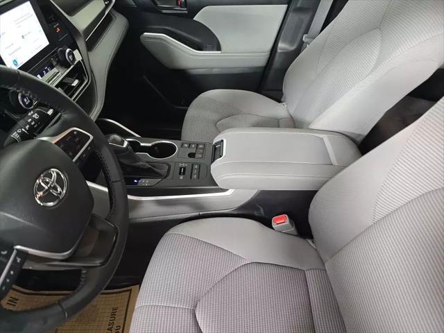 used 2023 Toyota Highlander car, priced at $35,977