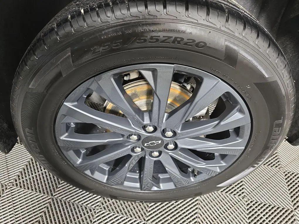 used 2023 Chevrolet Traverse car, priced at $37,977