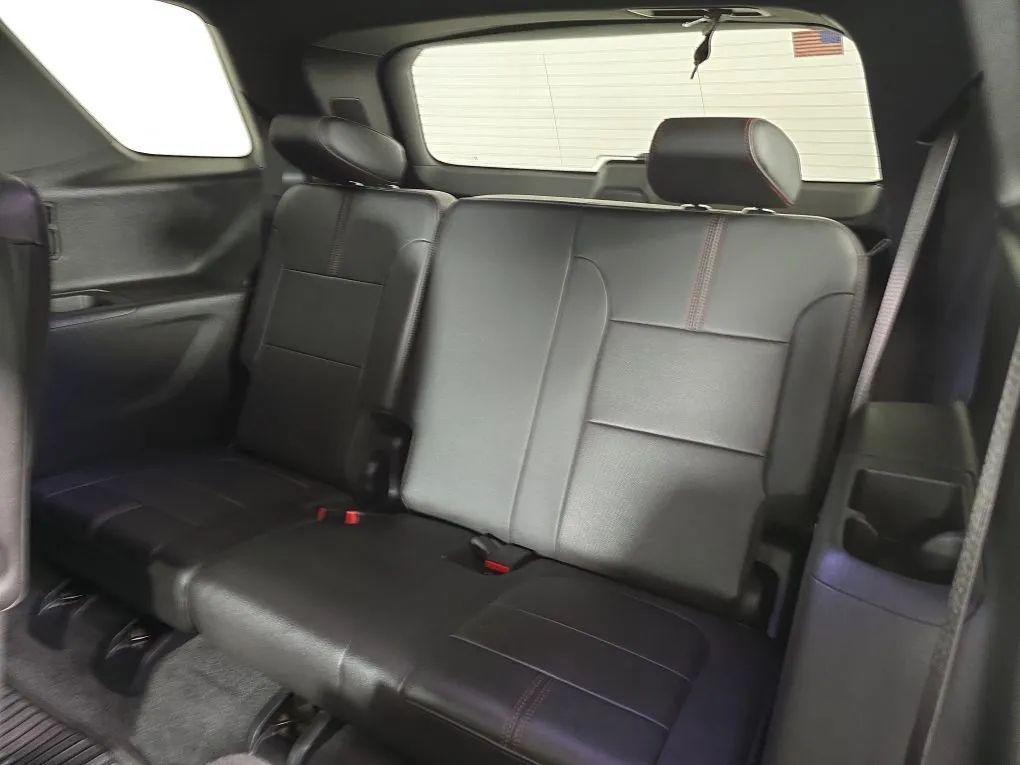 used 2023 Chevrolet Traverse car, priced at $37,977