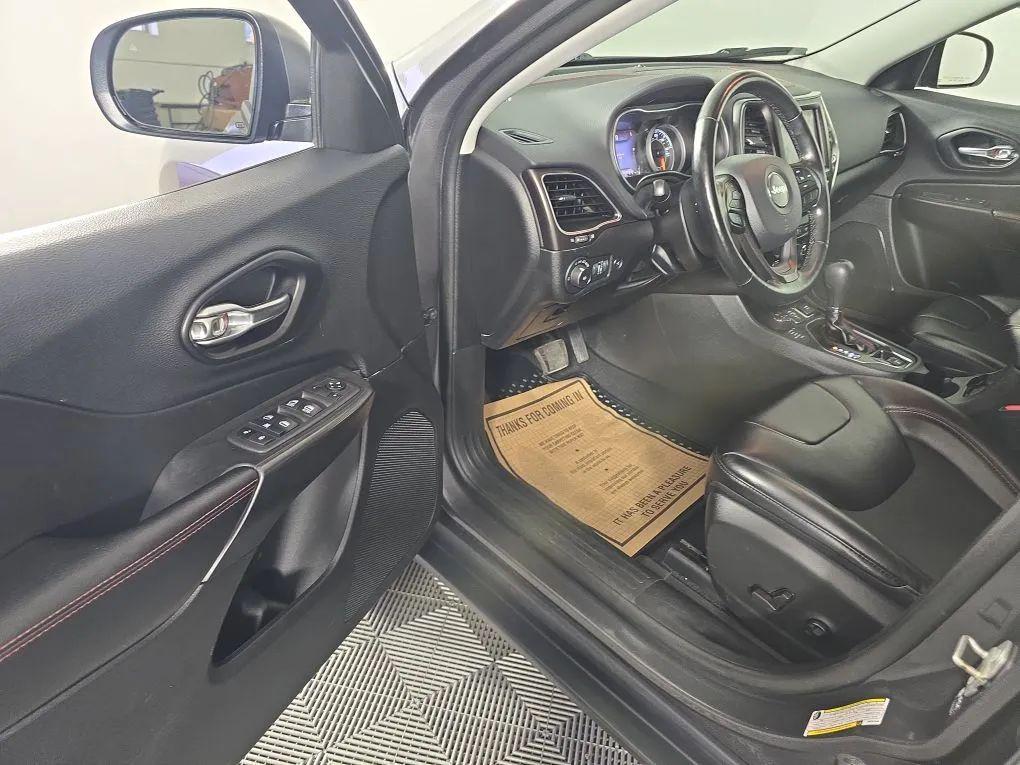 used 2021 Jeep Cherokee car, priced at $25,877