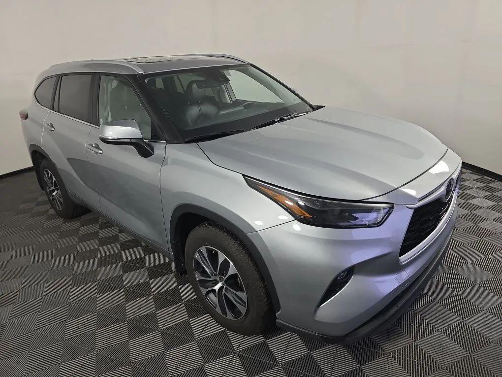 used 2024 Toyota Highlander car, priced at $39,977