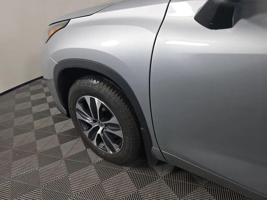 used 2024 Toyota Highlander car, priced at $39,977