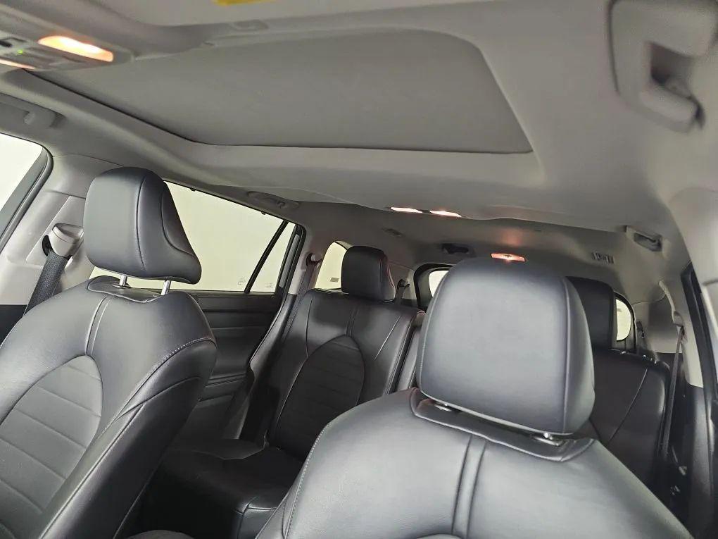 used 2024 Toyota Highlander car, priced at $39,977