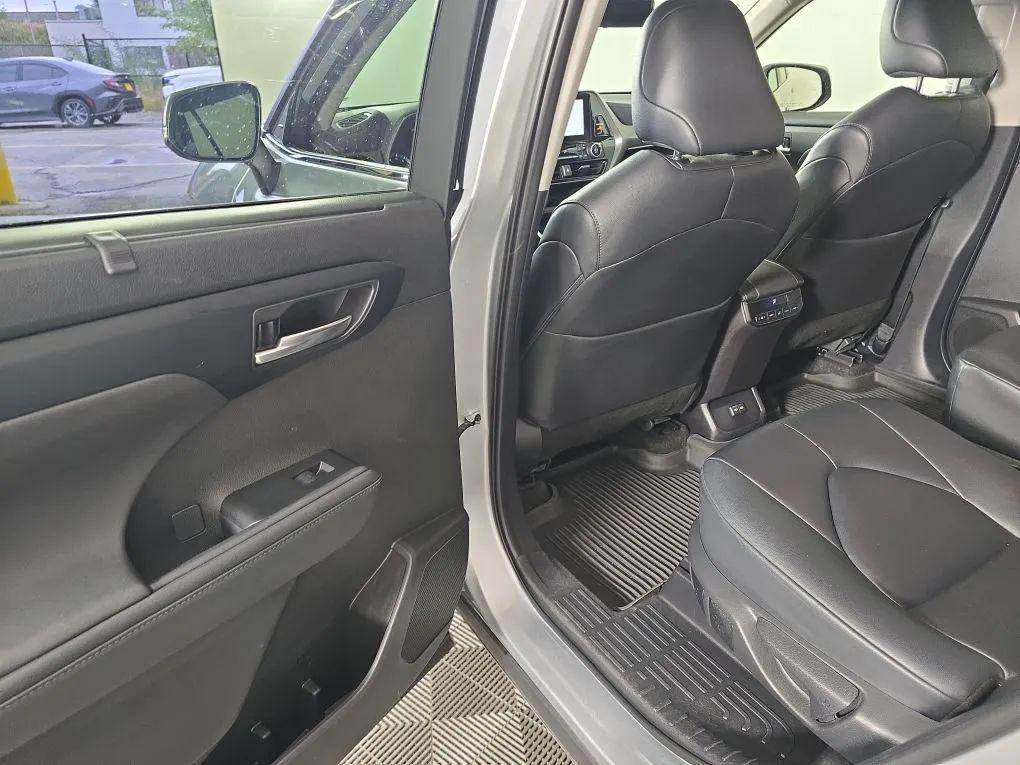 used 2024 Toyota Highlander car, priced at $39,977