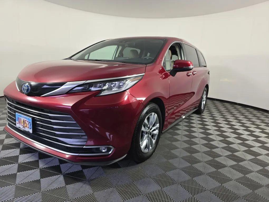 used 2022 Toyota Sienna car, priced at $47,977