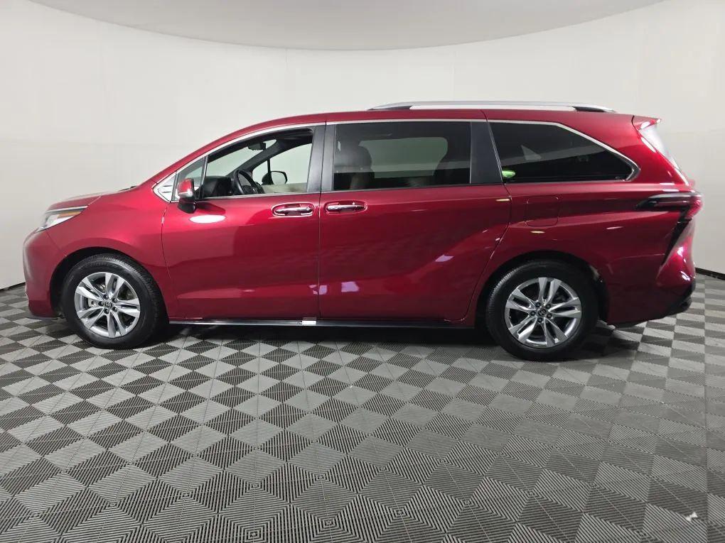 used 2022 Toyota Sienna car, priced at $47,977