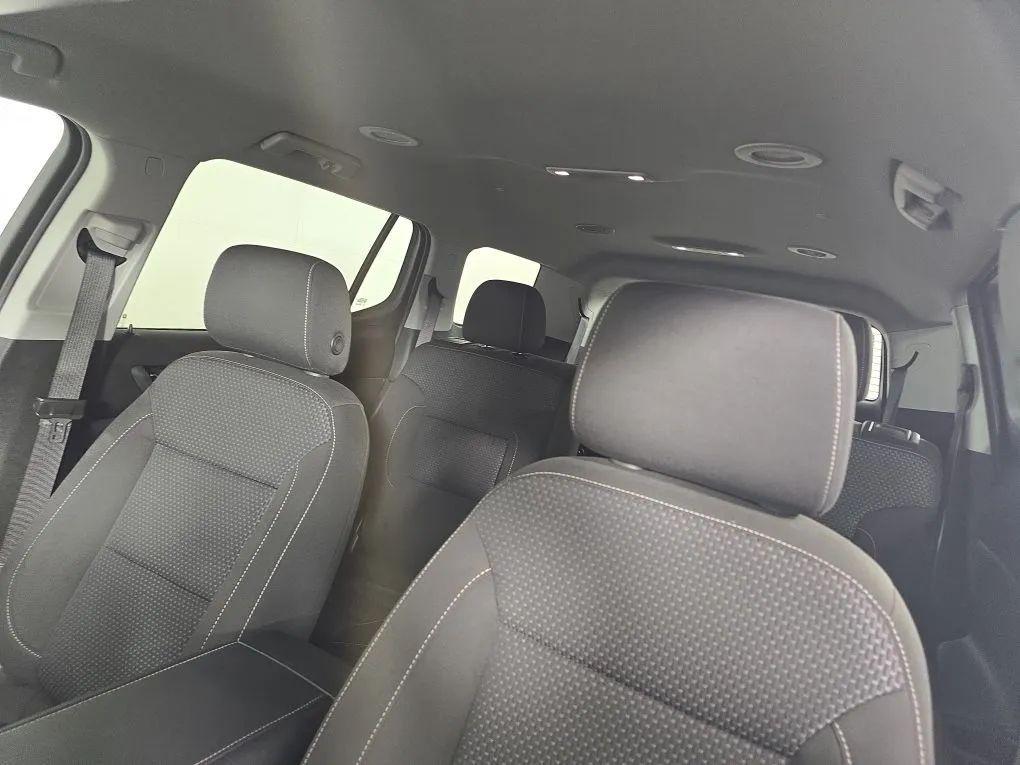 used 2023 GMC Acadia car, priced at $28,977