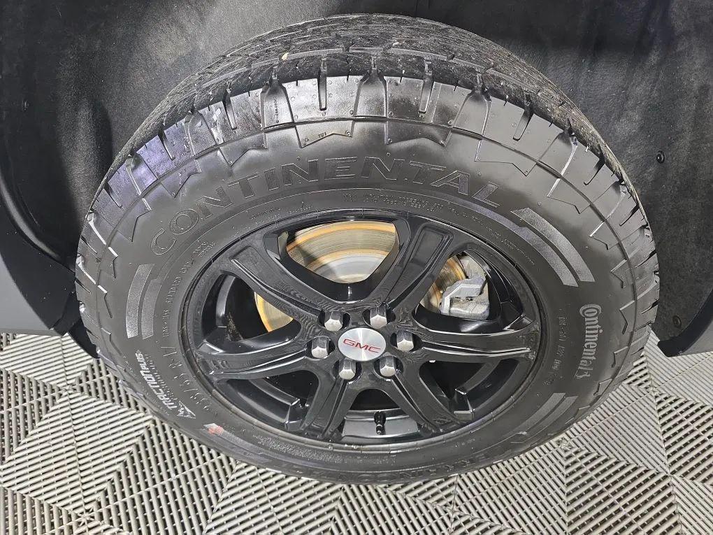 used 2023 GMC Acadia car, priced at $33,977