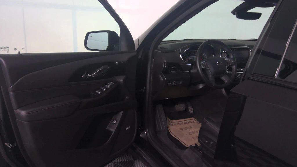used 2023 Chevrolet Traverse car, priced at $40,977