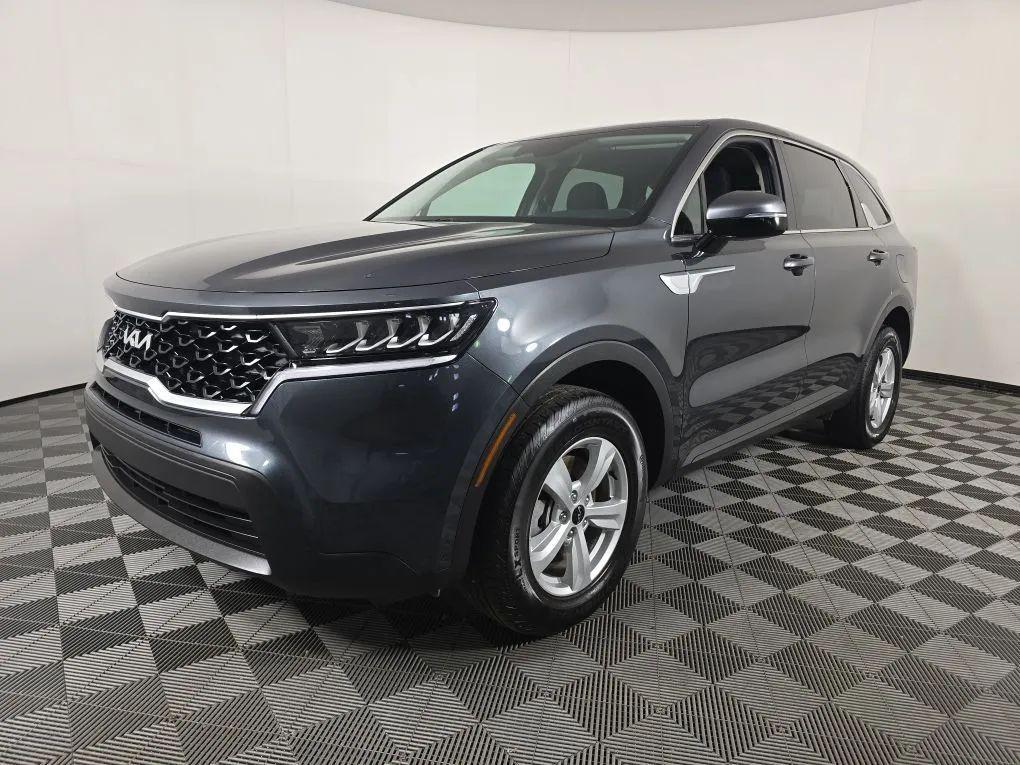 used 2023 Kia Sorento car, priced at $24,977