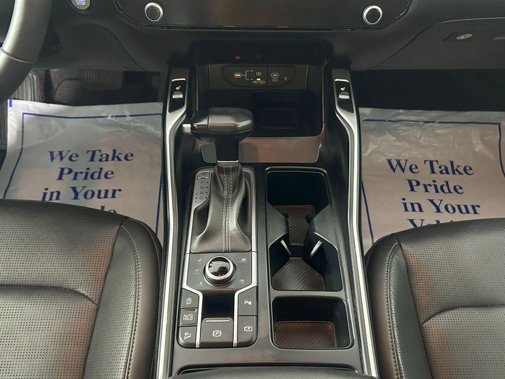 used 2024 Kia Sorento car, priced at $31,977