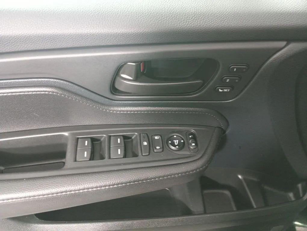 used 2023 Honda Odyssey car, priced at $34,977