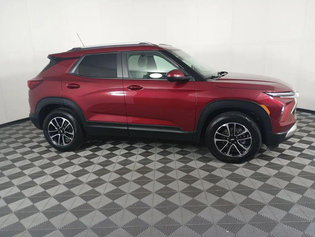 used 2024 Chevrolet TrailBlazer car, priced at $26,977