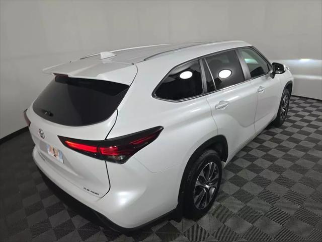 used 2024 Toyota Highlander car, priced at $44,977