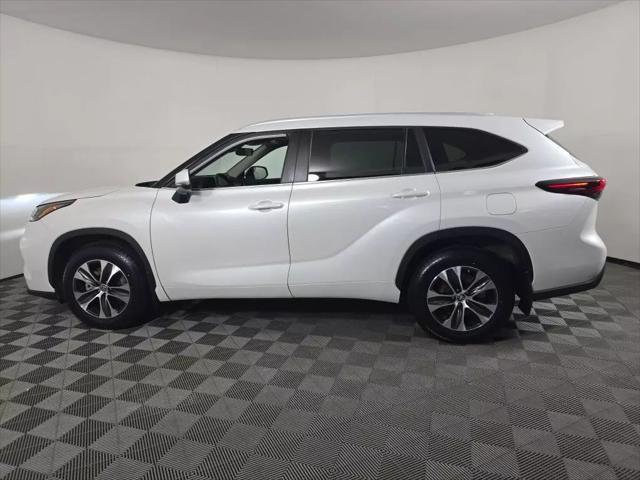 used 2024 Toyota Highlander car, priced at $44,977