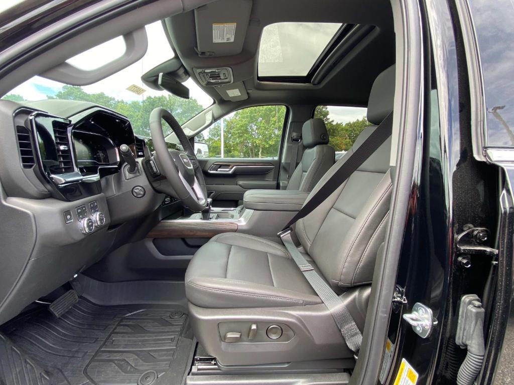 new 2025 GMC Sierra 1500 car, priced at $69,905
