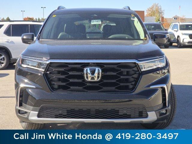 new 2025 Honda Pilot car, priced at $54,575