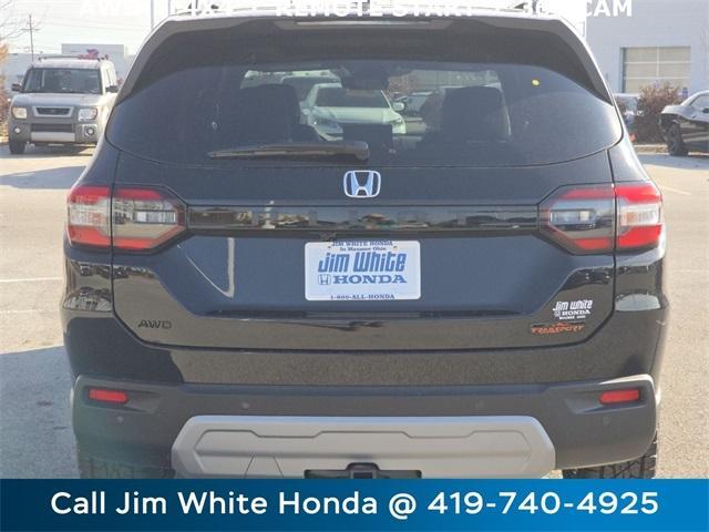 new 2025 Honda Pilot car, priced at $51,375