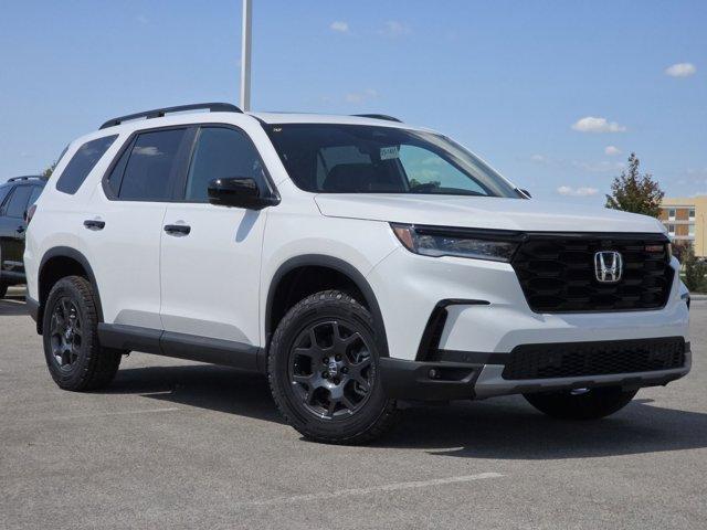 new 2025 Honda Pilot car, priced at $51,830