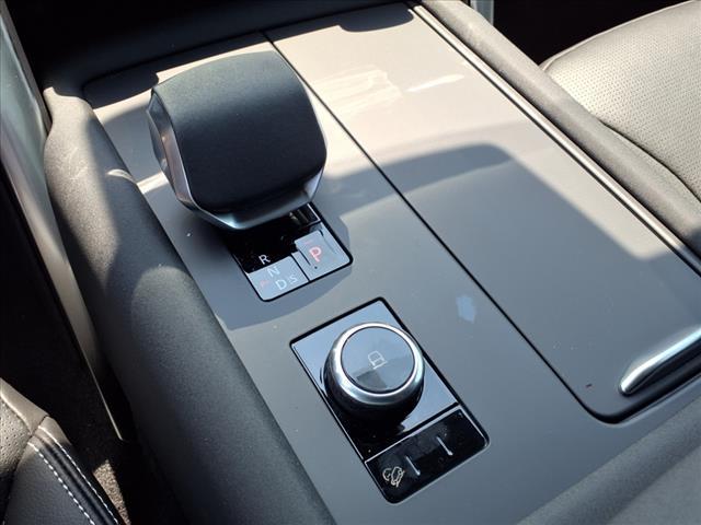 new 2025 Land Rover Discovery car, priced at $66,185
