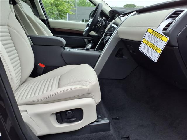 new 2025 Land Rover Discovery car, priced at $69,325